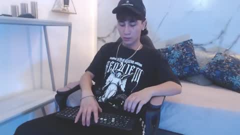 Snapshot of xandergrey8 chatting on 04/15/26, 07:58 xandergrey8 online show from 04/15/26, 07:58