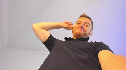 Snapshot of xandergunn chatting on 01/11/25, 01:43 xandergunn online show from 01/11/25, 01:43