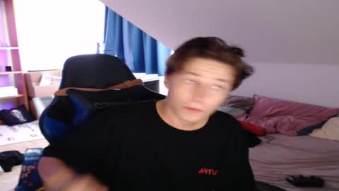 Snapshot of xandiigmusik chatting on 09/09/25, 03:22 rx4per online show from 09/09/25, 03:22