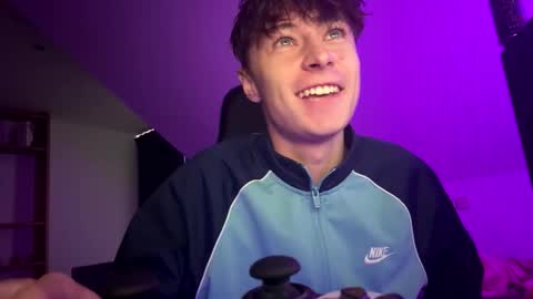 Snapshot of xandiigmusik chatting on 11/10/25, 12:04 rx4per online show from 11/10/25, 12:04