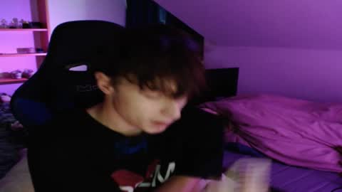 Snapshot of xandiigmusik chatting on 12/01/25, 10:42 rx4per online show from 12/01/25, 10:42