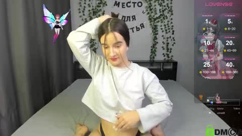 Lola online show from 10/23/25, 06:17