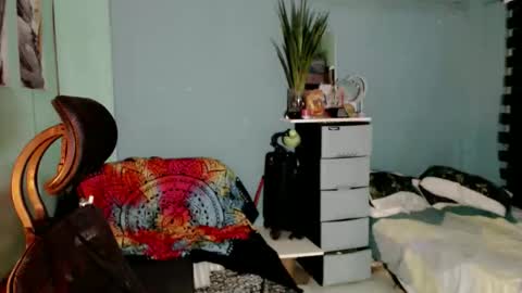 Snapshot of xangel_redx chatting on 11/07/25, 11:43 ANGEL online show from 11/07/25, 11:43