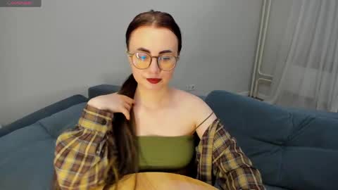 Snapshot of xapka_lapka chatting on 04/21/26, 03:39 Alice online show from 04/21/26, 03:39