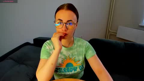 Snapshot of xapka_lapka chatting on 05/18/26, 04:29 Alice online show from 05/18/26, 04:29