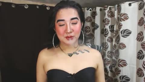 Nira   NOT INTO CHEAP GUYS  online show from 01/23/25, 08:56