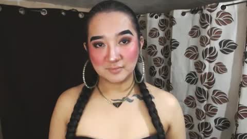 Nira   NOT INTO CHEAP GUYS  online show from 01/31/25, 08:01