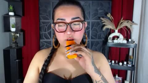 Nira   NOT INTO CHEAP GUYS  online show from 10/09/25, 12:25