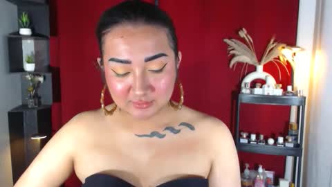 Nira   NOT INTO CHEAP GUYS  online show from 10/13/25, 09:15