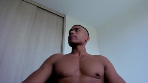 Snapshot of xavier_colleman chatting on 01/18/25, 04:21 Xavier online show from 01/18/25, 04:21