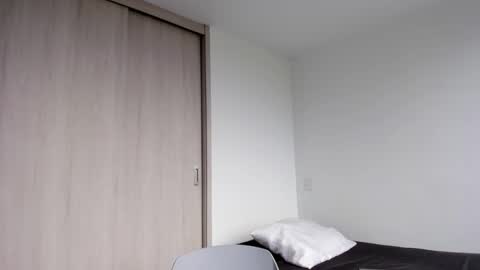 Snapshot of xavier_colleman chatting on 02/14/25, 08:05 Xavier online show from 02/14/25, 08:05