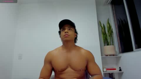 Snapshot of xavier_colleman chatting on 10/22/25, 01:06 Xavier online show from 10/22/25, 01:06