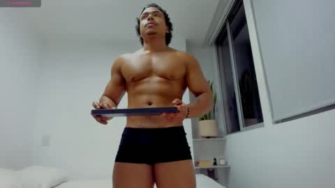 Snapshot of xavier_colleman chatting on 11/07/25, 01:16 Xavier online show from 11/07/25, 01:16