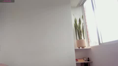 Snapshot of xavier_colleman chatting on 11/17/25, 08:47 Xavier online show from 11/17/25, 08:47