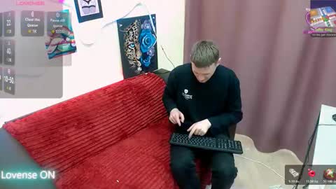 xavier_night81 online show from 12/15/25, 11:14