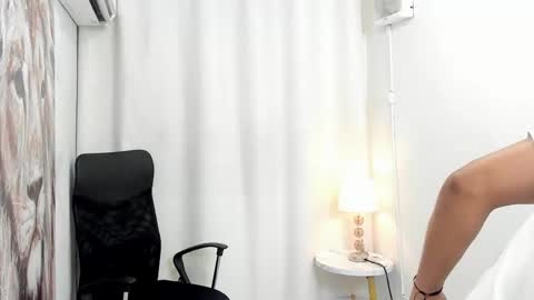 Snapshot of xboy_fantasyx chatting on 09/12/25, 12:38 David online show from 09/12/25, 12:38