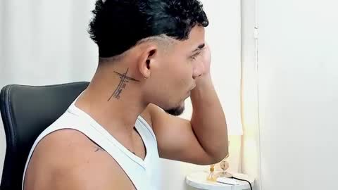 Snapshot of xboy_fantasyx chatting on 10/03/25, 03:20 David online show from 10/03/25, 03:20