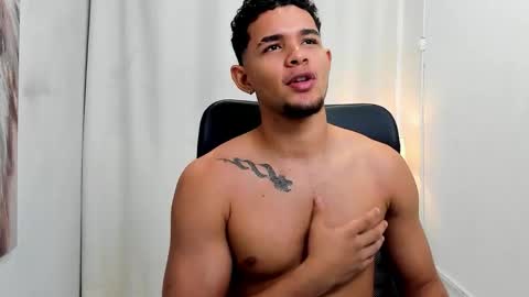 Snapshot of xboy_fantasyx chatting on 10/11/25, 12:36 David online show from 10/11/25, 12:36