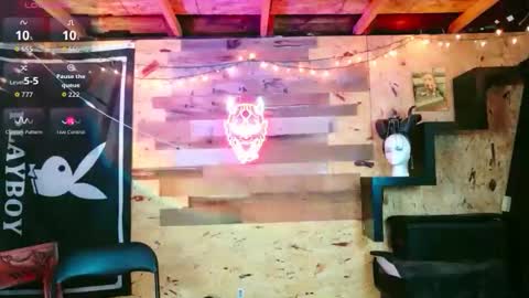 Snapshot of xcaitieragex chatting on 10/28/25, 12:25 Caitie Rage online show from 10/28/25, 12:25