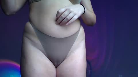 Snapshot of xcharlottexeuphoriax chatting on 02/13/25, 10:54  charlotte euphoria  online show from 02/13/25, 10:54