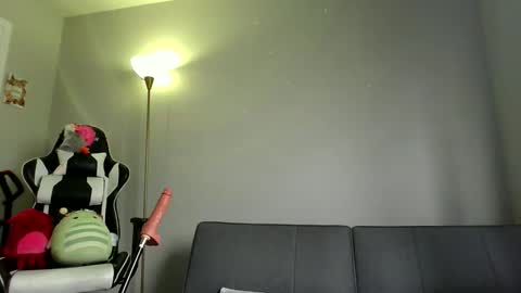 Snapshot of xcharlottexeuphoriax chatting on 11/19/25, 07:58 charlotte euphoria online show from 11/19/25, 07:58