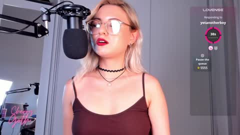 Snapshot of xcherrygoth chatting on 02/07/25, 06:56 Cherry Goth online show from 02/07/25, 06:56