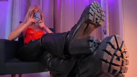 Snapshot of xcherrygoth chatting on 03/12/26, 02:12 Cherry Goth online show from 03/12/26, 02:12