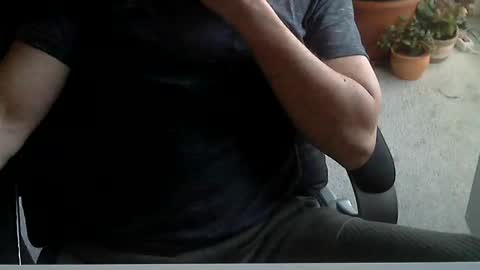 Snapshot of xchie chatting on 12/29/24, 03:13 kolaan online show from 12/29/24, 03:13