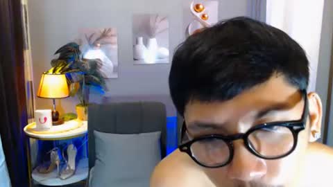 Snapshot of xcigbatecum chatting on 04/11/26, 07:56 Charlie online show from 04/11/26, 07:56