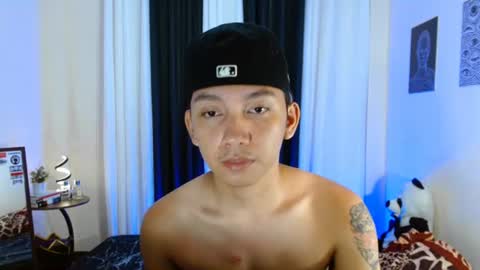 Snapshot of xcigbatecum chatting on 07/18/26, 06:23 Charlie online show from 07/18/26, 06:23