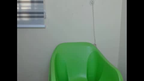 Snapshot of xcreamypussy chatting on 12/10/24, 11:00 xcreamypussy online show from 12/10/24, 11:00