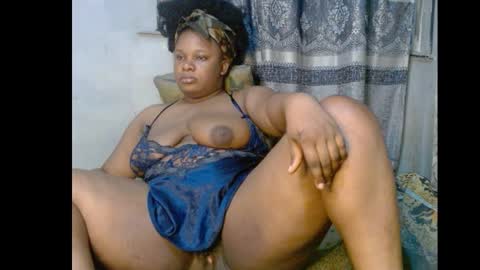 Snapshot of xcumxonxme chatting on 01/05/25, 12:20 xcumxonxme online show from 01/05/25, 12:20