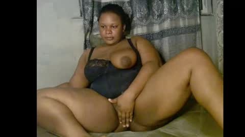 Snapshot of xcumxonxme chatting on 02/14/25, 09:10 xcumxonxme online show from 02/14/25, 09:10