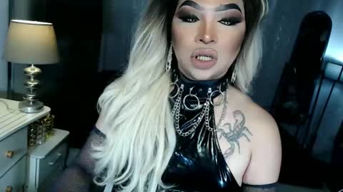 Zhavia online show from 10/08/25, 06:27