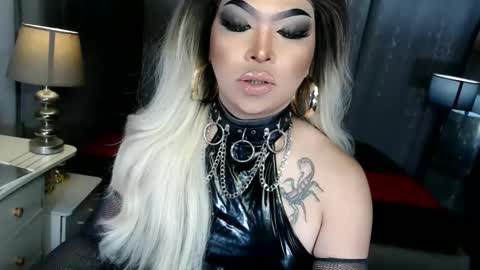 Zhavia online show from 11/27/25, 08:33