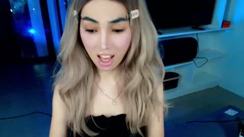 Hello ur lovely AMIRA  online show from 10/13/25, 11:54