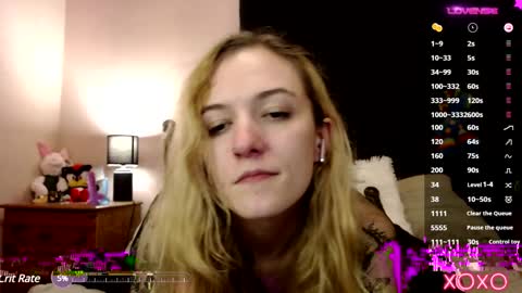 Snapshot of xelliee_rosex chatting on 12/09/24, 02:45 EllieeRose online show from 12/09/24, 02:45