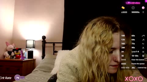 Snapshot of xelliee_rosex chatting on 12/13/24, 06:21 EllieeRose online show from 12/13/24, 06:21