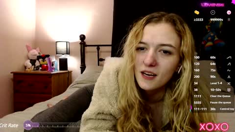Snapshot of xelliee_rosex chatting on 12/16/24, 01:32 EllieeRose online show from 12/16/24, 01:32
