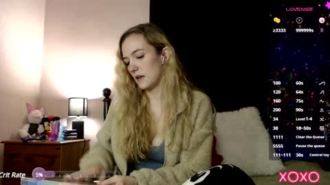 Snapshot of xelliee_rosex chatting on 01/17/25, 11:29 EllieeRose online show from 01/17/25, 11:29