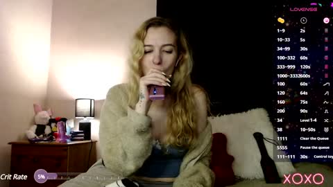 Snapshot of xelliee_rosex chatting on 01/18/25, 03:31 EllieeRose online show from 01/18/25, 03:31