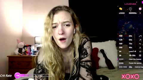 Snapshot of xelliee_rosex chatting on 02/04/25, 10:55 EllieeRose online show from 02/04/25, 10:55