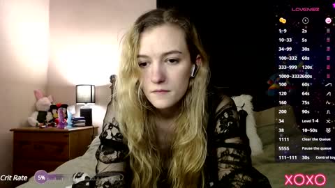 Snapshot of xelliee_rosex chatting on 02/05/25, 09:50 EllieeRose online show from 02/05/25, 09:50