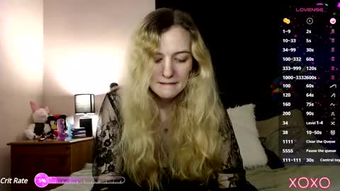 Snapshot of xelliee_rosex chatting on 02/09/25, 05:33 EllieeRose online show from 02/09/25, 05:33