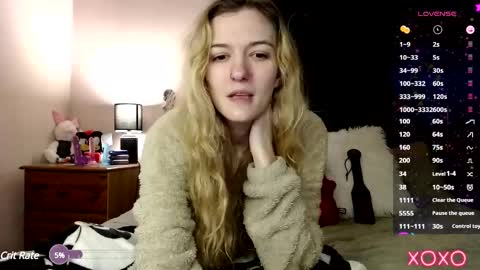 Snapshot of xelliee_rosex chatting on 03/01/25, 10:42 EllieeRose online show from 03/01/25, 10:42