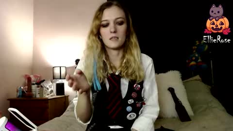 Snapshot of xelliee_rosex chatting on 10/11/25, 11:36 EllieeRose online show from 10/11/25, 11:36