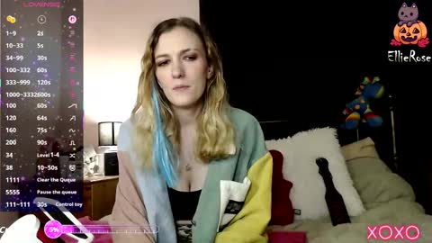 Snapshot of xelliee_rosex chatting on 10/25/25, 12:07 EllieeRose online show from 10/25/25, 12:07