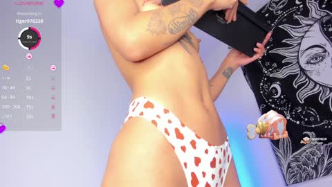 Snapshot of xemily_hardy chatting on 12/06/24, 04:36 Kanae. online show from 12/06/24, 04:36