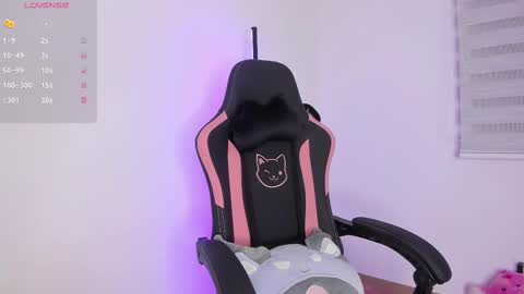 Snapshot of xemily_hardy chatting on 03/08/25, 12:00 Kanae. online show from 03/08/25, 12:00