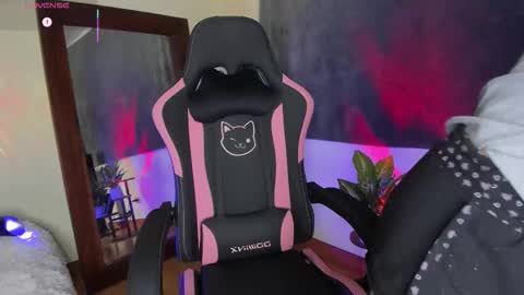 Snapshot of xemily_hardy chatting on 09/26/25, 10:36 Kanae. online show from 09/26/25, 10:36